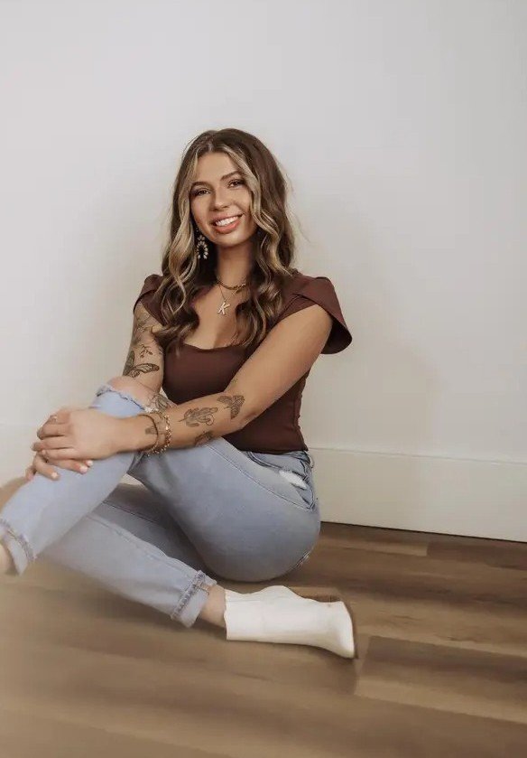 Country girl Kylie Jo is a natural beauty.  That big mouth is begging for your cock #iAYgOgSA