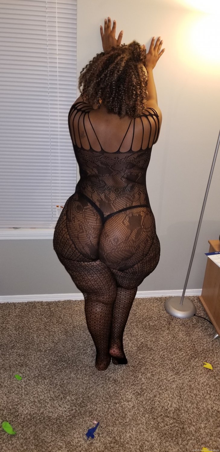 I would do anything to fuck this woman. #IFo7ddEW
