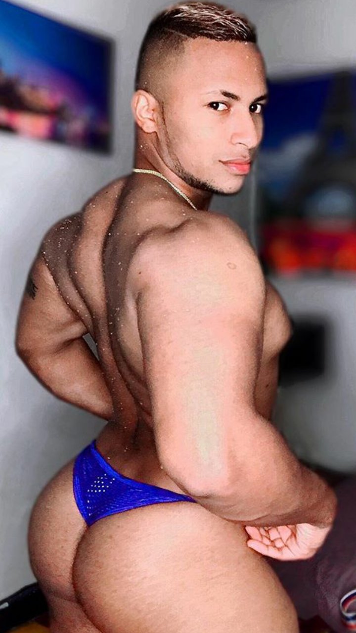 CHRISTIAN USMA 🇨🇴 BIG GAY MUSCULAR ASS 🍑👙 #dLUUNsow