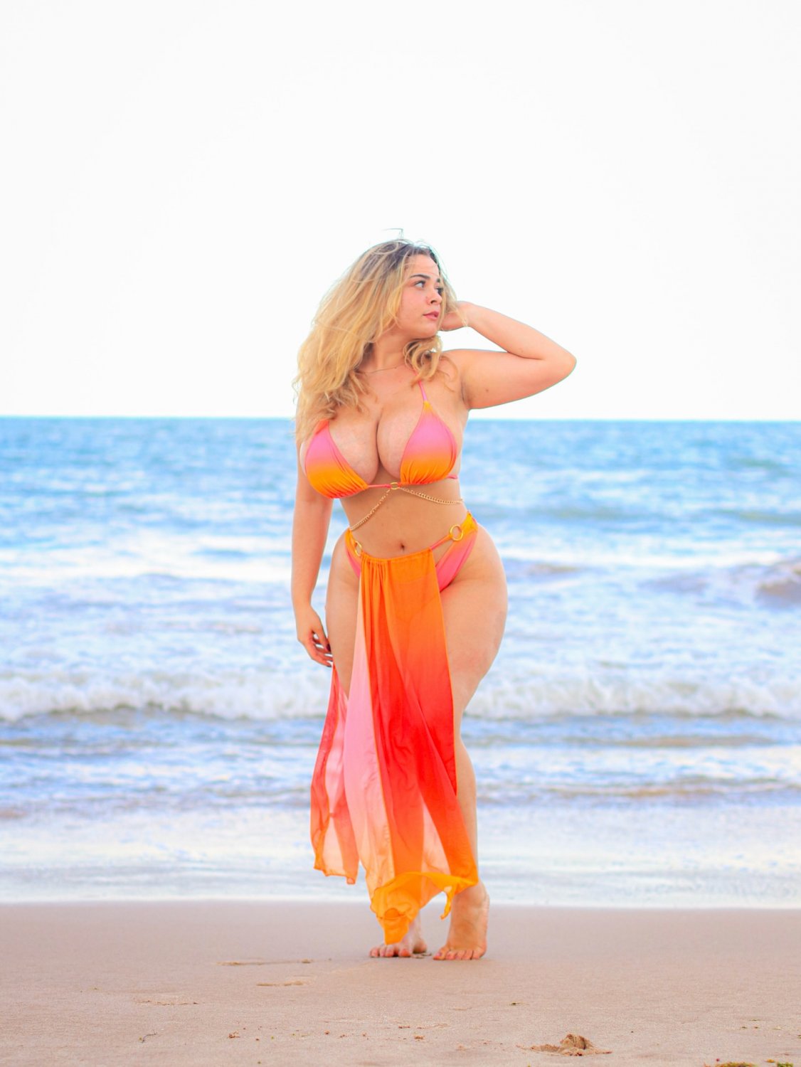 Peituda safada e deliciosa #4BBokS2s